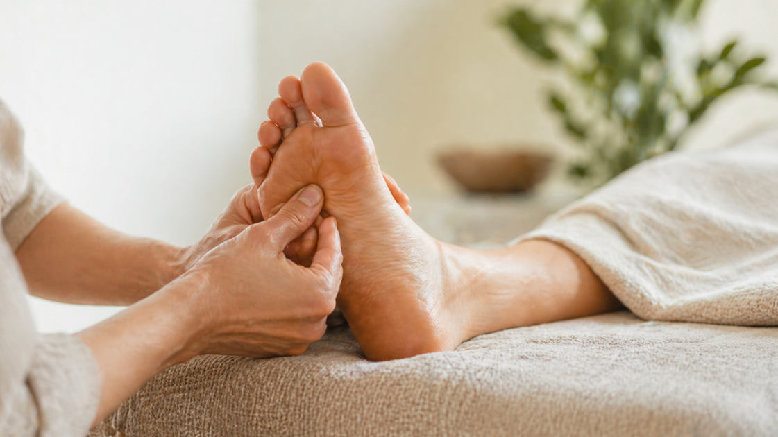 Reflexology: Benefits, Evidence & Safety Considerations